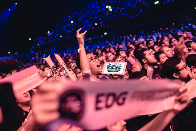 歐米茄遇上斯沃琪，自降身價了？-復刻表