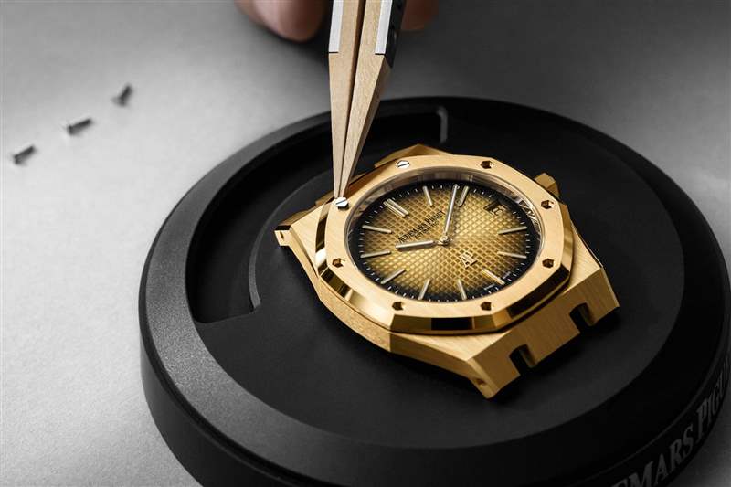 愛彼推出配備全新機芯的皇家橡樹“Jumbo”超薄款(Ref. 16202)-復刻表