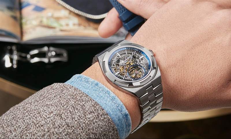 江詩丹頓舉重若輕的實用美學：鈦金屬鏈帶首次入作，色選內(nèi)斂多彩-復(fù)刻表