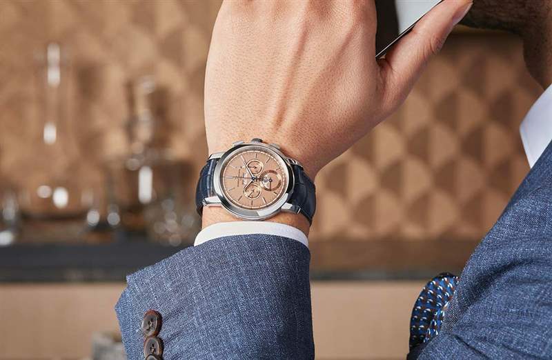 江詩(shī)丹頓傳統(tǒng)萬(wàn)年歷計(jì)時(shí)碼表-復(fù)刻表