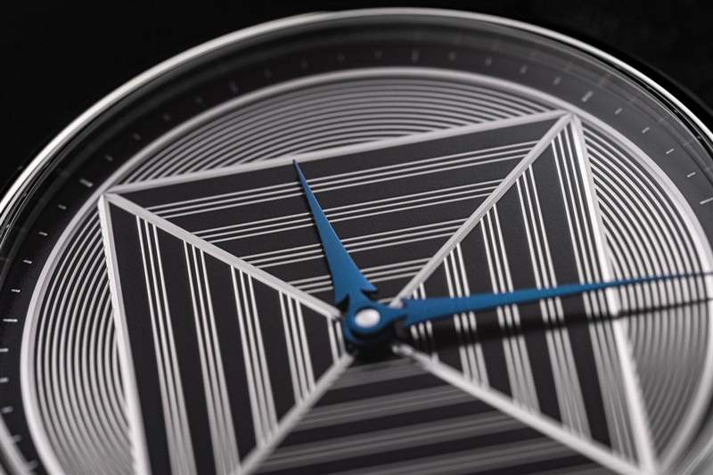 Louis Erard挑戰(zhàn)最親民的機刻雕花工藝？-復(fù)刻表