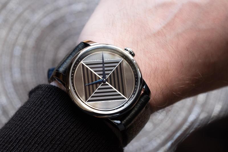 Louis Erard挑戰(zhàn)最親民的機刻雕花工藝？-復(fù)刻表