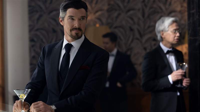 奇異博士手表藏彩蛋？班奈迪克康柏拜區(qū)穿梭「多重宇宙」的幸運(yùn)物來自它！-復(fù)刻表