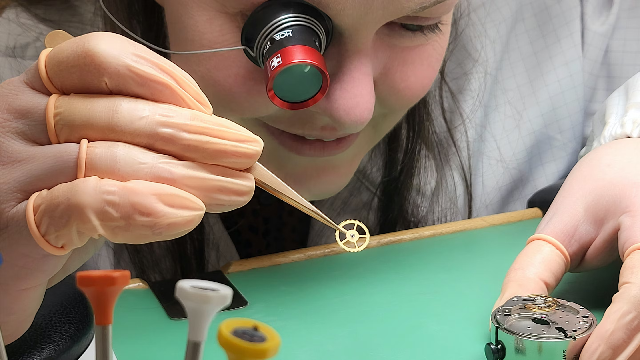 公告HSNY 宣布西蒙威拉德學(xué)校手表獎-復(fù)刻表