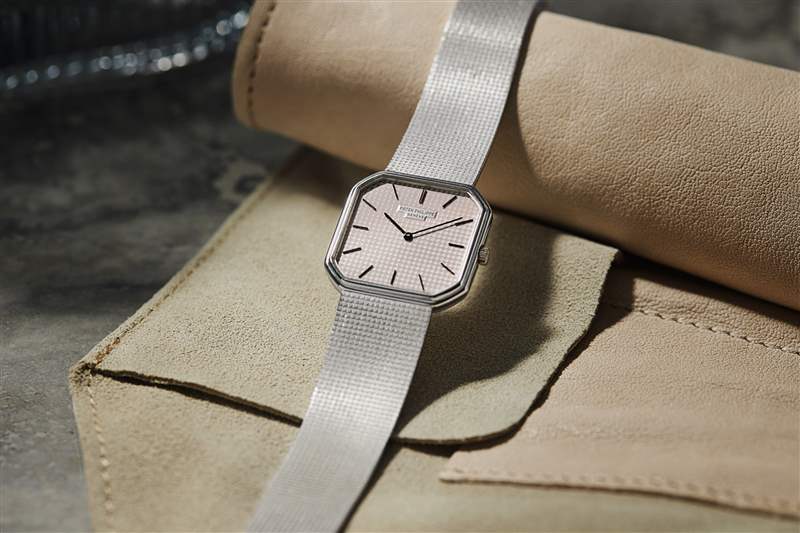 復古手表兩枚金百達翡麗,一枚 1980 年代帶有世界時間表圈的 Sinn 計時碼表,以及一枚 1974 年勞力士蠔式萬年歷腕表-復刻表