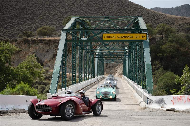 駕駛California Mille 復(fù)古跑車?yán)惖囊惶欤宕魇挵钔蟊?復(fù)刻表