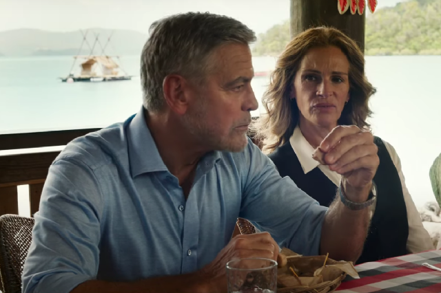 看電影喬治克魯尼試圖阻止他女兒的婚禮穿著歐米茄海馬Aqua Terra在“天堂門(mén)票”中-復(fù)刻表