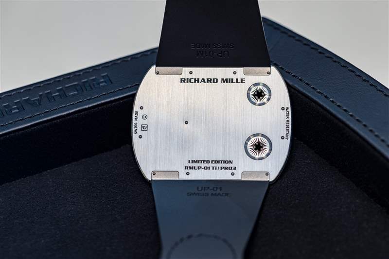 親身體驗(yàn)佩戴世界上最薄的手表 Richard Mille RM UP-01 的感覺-復(fù)刻表