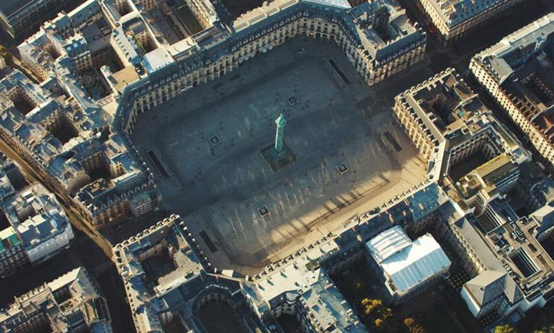 華麗變奏，盡顯1990年代豐繁美學(xué)|CHANEL Première限定腕表系列-復(fù)刻表