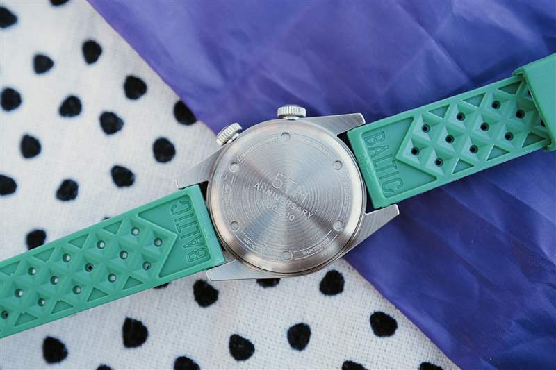 動手移動Rugrats波羅的海5周年紀念手表是90年孩子的夢想-復(fù)刻表