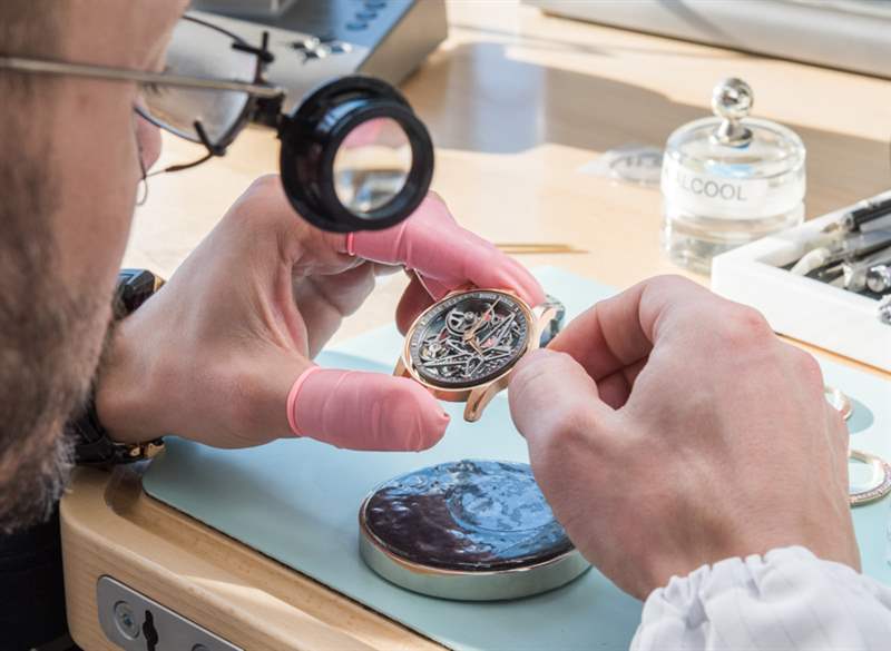 推動內(nèi)部機(jī)芯如何破壞現(xiàn)代奢侈手表行業(yè)-復(fù)刻表