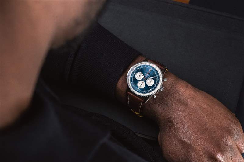 Breitling航空經(jīng)典Navitimer70周年聯(lián)乘國泰GMT腕表限量200枚-復刻表