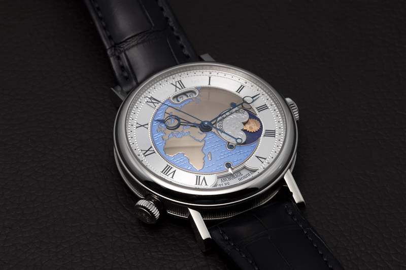 寶璣Marine Hora Mundi腕表讓您在眨眼之間從一個時區(qū)到另一個時區(qū)-復(fù)刻表