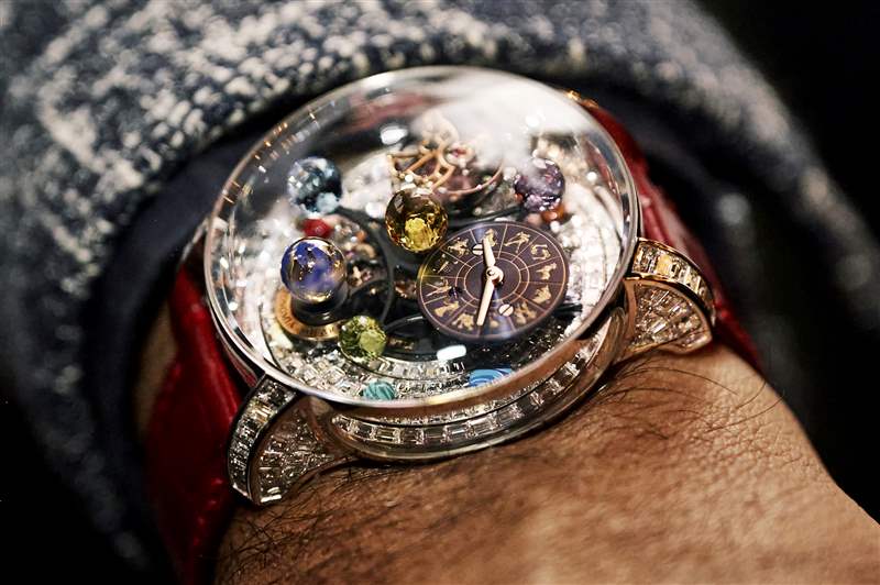 圖片報道Jacob & Co. 在西西里島舉行了一場盛大的盛會，發(fā)布了一款狂野的新“教父”手表-復刻表