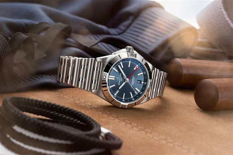 Breitling航空經(jīng)典Navitimer70周年聯(lián)乘國泰GMT腕表限量200枚-復刻表