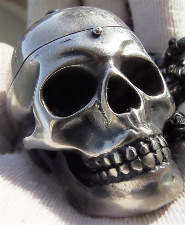 eBay上18世紀(jì)獨特的復(fù)古骷髏懷表-復(fù)刻表