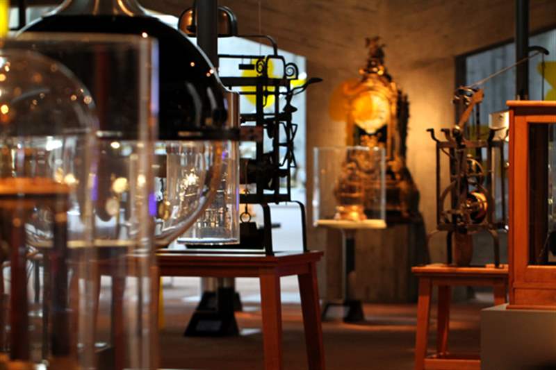 瑞士鐘表博物館中陳舊的自動(dòng)機(jī)和其他發(fā)條裝置作品-復(fù)刻表