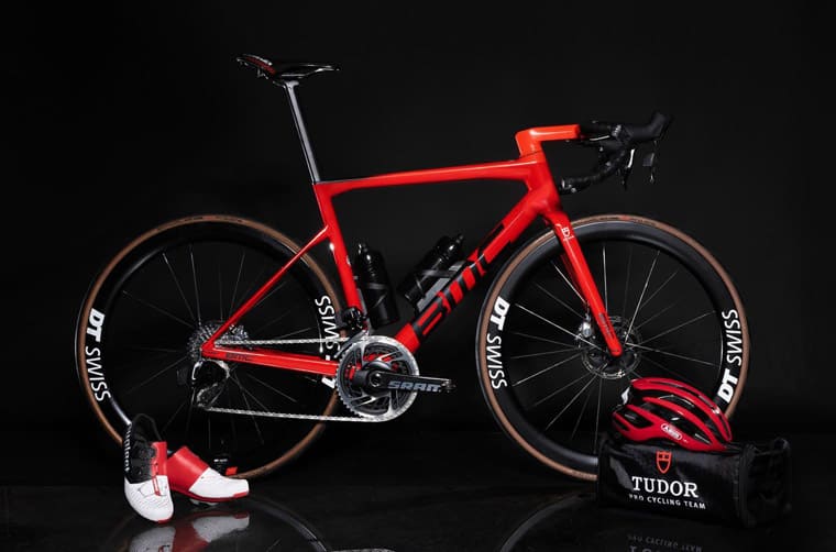 帝舵自行車隊摘下隊史首座職業賽冠軍車手戴特制Black Bay領獎-復刻表