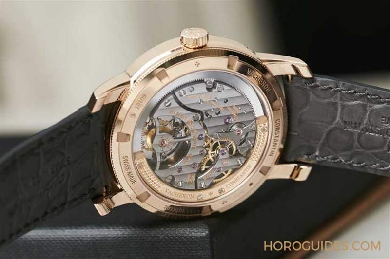 Traditionnelle陀飛輪逆跳日歷鏤雕腕表-復(fù)刻表