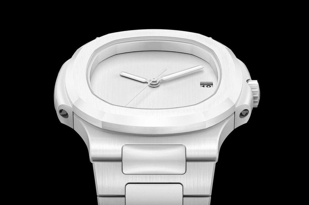 純白金鷹5711面盤開放客制化“想放什么圖案都可以”-復(fù)刻表