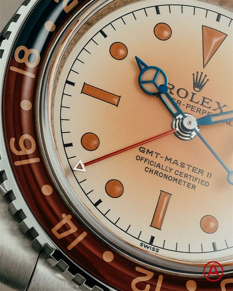 由於錶主想要讓手錶看起來出自1960年代,因此改裝錶品牌利用細節堆疊出手錶濃濃的復古味。(IG@artisansdegeneve) 勞力士GMT百事圈改裝成偽古董手表老千表主命名「Uncatchable」-復刻表