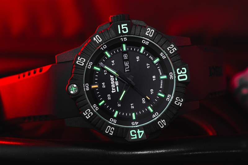 手表評(píng)測(cè):Traser P99 Q戰(zhàn)術(shù)碳纖維手表-復(fù)刻表