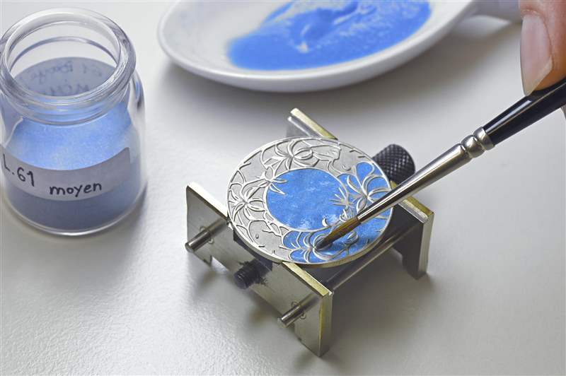 江詩(shī)丹頓推出Métiers d’Art The Legend of the Chinese Zodiac Rabbit「兔年」生肖主題金雕腕表-復(fù)刻表