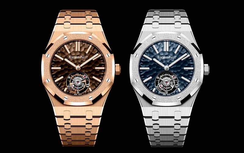 愛彼推出Royal Oak Selfwinding Flying Tourbillon Dimpled Dial飛行陀飛輪腕表：霜金+錘紋工藝-復刻表