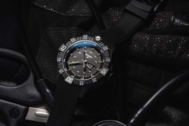 手表評(píng)測(cè):Traser P99 Q戰(zhàn)術(shù)碳纖維手表-復(fù)刻表