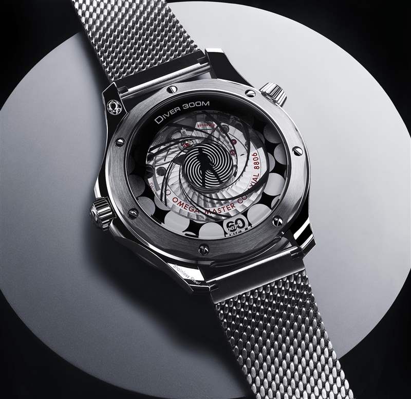 歐米茄推出2枚Seamaster Diver 300M 60 Years Of James Bond潛水腕表：007系列電影上映60周年-復(fù)刻表