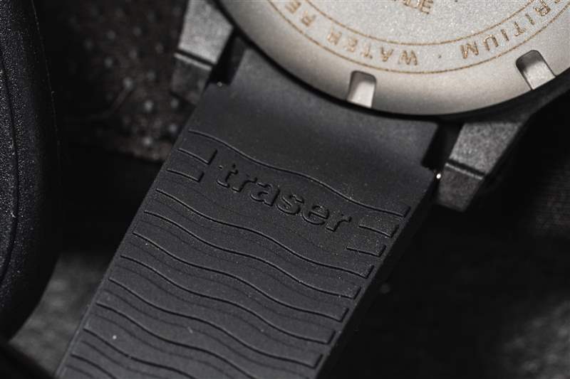 手表評(píng)測(cè):Traser P99 Q戰(zhàn)術(shù)碳纖維手表-復(fù)刻表