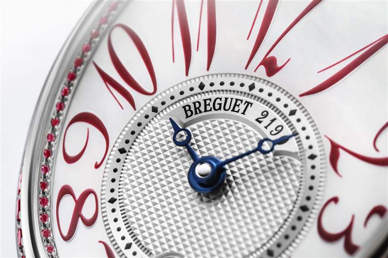Breguet推出Reine De Naples 8918女士腕表:紅寶石之美 Breguet推出Reine De Naples 8918女士腕表:紅寶石之美-復刻表
