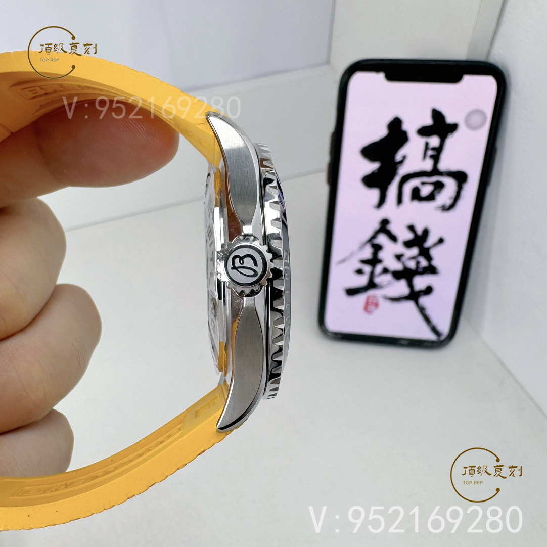 BLS廠百年靈超級(jí)海洋彩虹盤A17375211:2824機(jī)芯搭載的精致復(fù)刻-復(fù)刻表